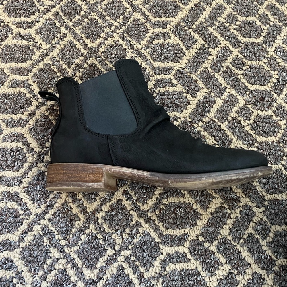 Cute little black Suede boot